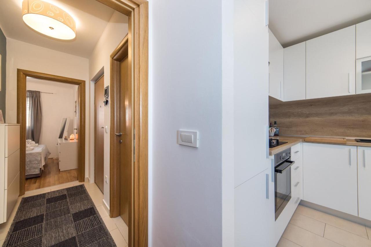 Libertas Apartment Makarska Exterior photo