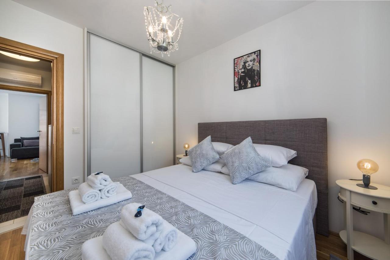 Libertas Apartment Makarska Exterior photo