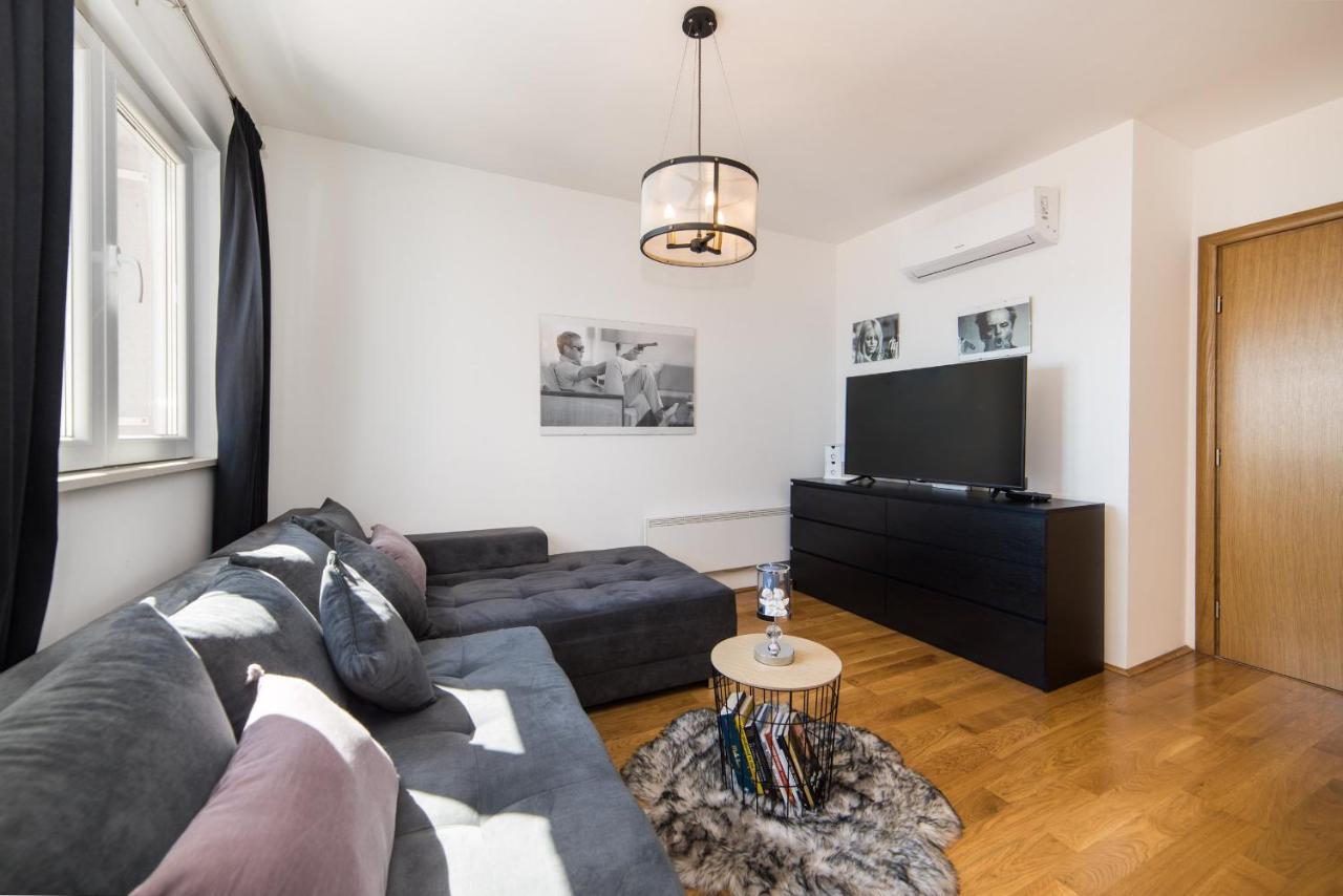 Libertas Apartment Makarska Exterior photo